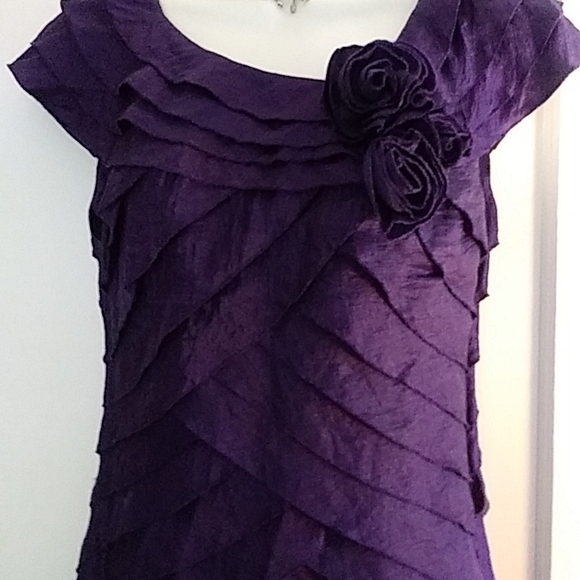 London Times purple sleeveless formal dress. Size 6P. - Picture 5 of 6